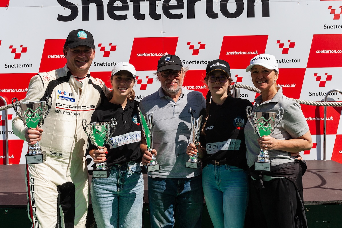 VANHAUEN RACING at Snetterton 2023 - Kenn van Hauen with Isabel, Phil Brough, Chantel and Sabine after the prize presentations. © Sean Mulcahy Photographic 2023