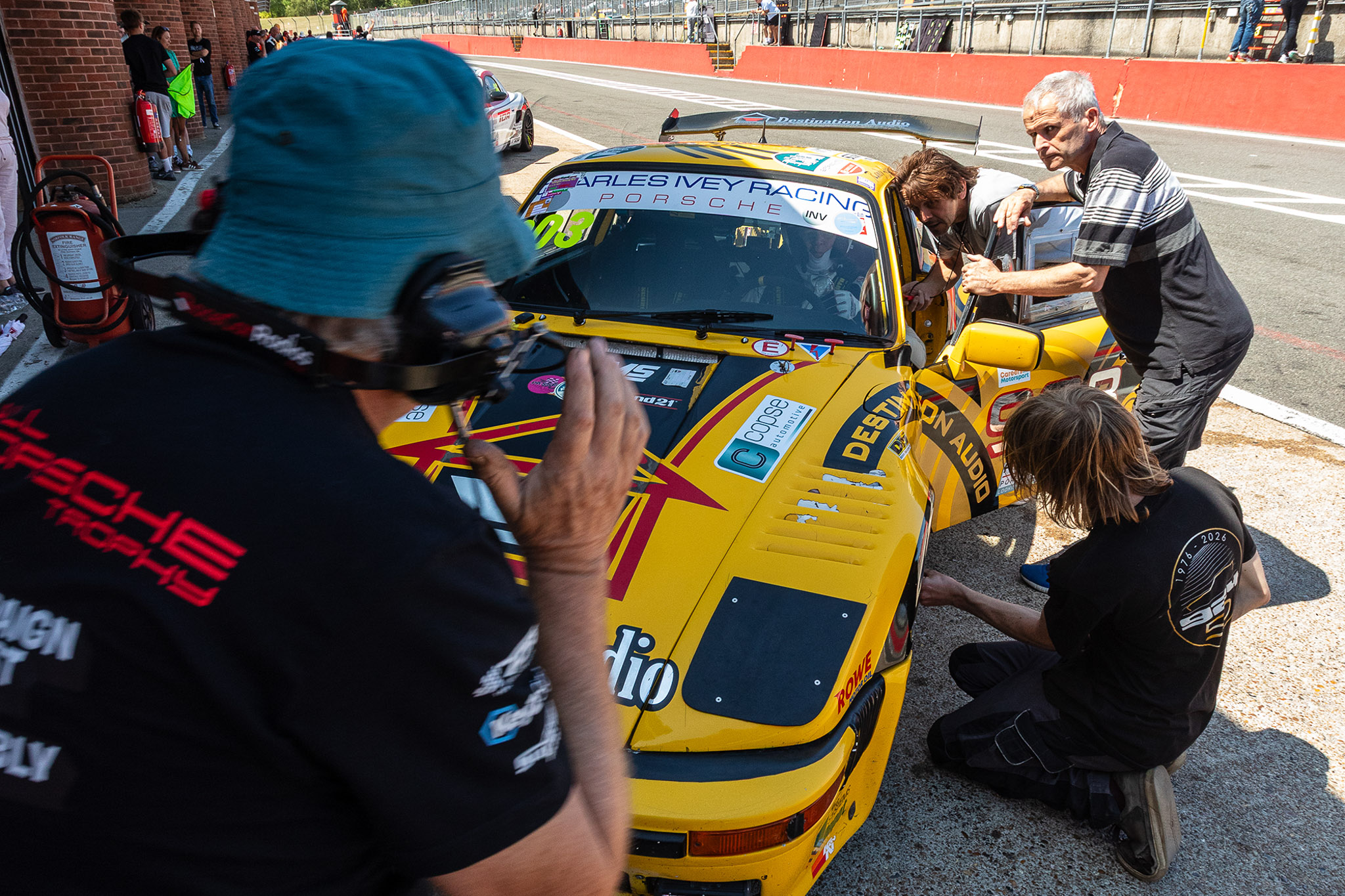 VANHAUEN RACING at Brands Hatch GP 2026 - The crew attending the 903 in the pit lane during the race's mandatory pit stop. © Sean Mulcahy 2026
