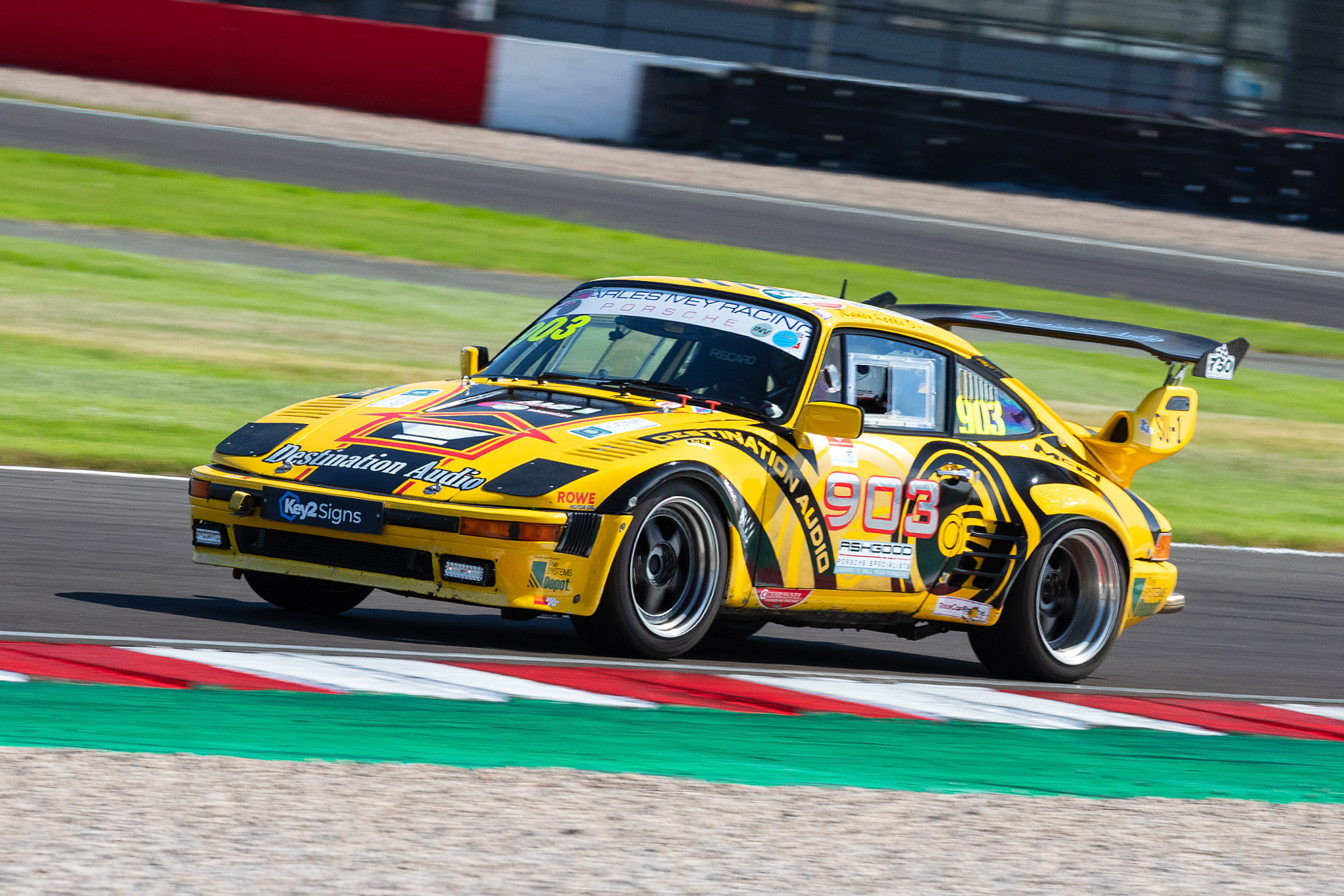 VANHAUEN RACING at Donington Park 2026 - Pressing on despite the gear selection problems that left the car without fifth gear. © Sean Mulcahy 2026